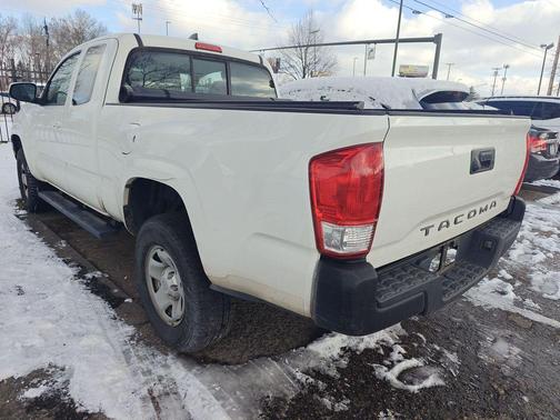 2017 Toyota Tacoma SR