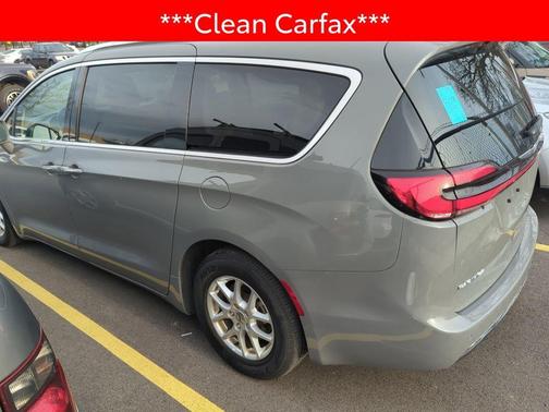 2021 Chrysler Pacifica Touring-L