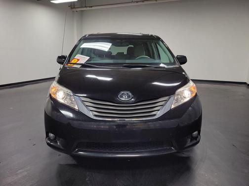2014 Toyota Sienna XLE