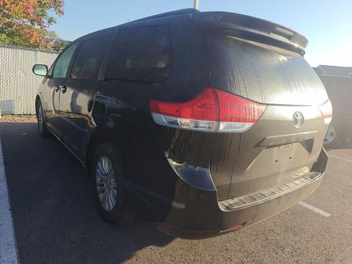 2014 Toyota Sienna XLE