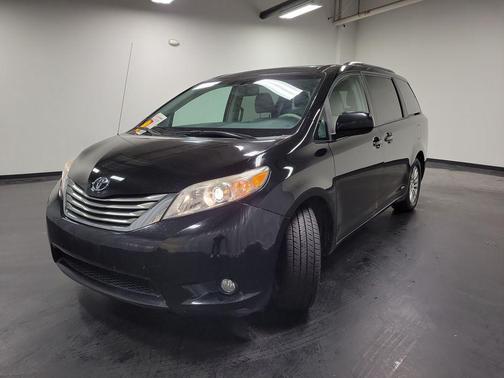 2014 Toyota Sienna XLE