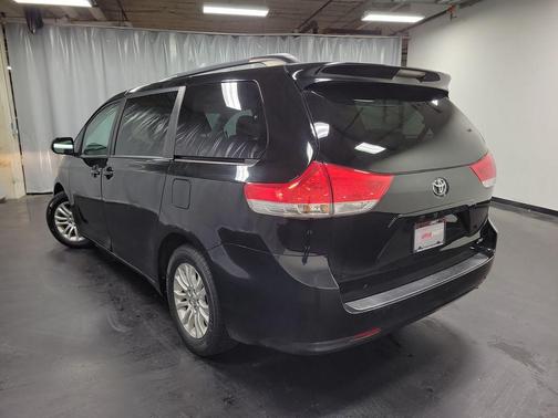 2014 Toyota Sienna XLE