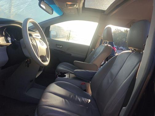 2014 Toyota Sienna XLE
