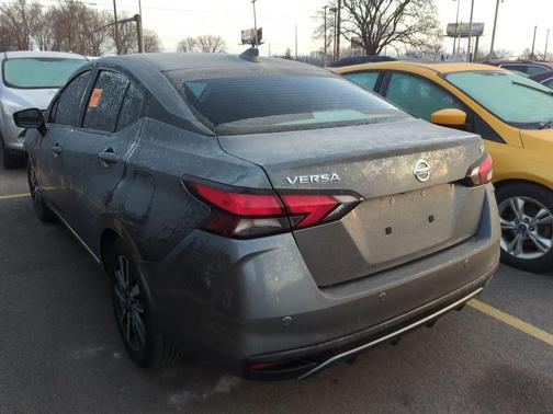 2021 Nissan Versa 1.6 SV