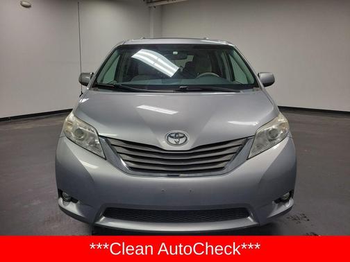 2014 Toyota Sienna XLE