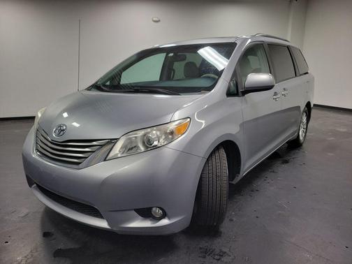 2014 Toyota Sienna XLE