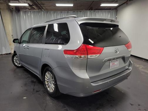 2014 Toyota Sienna XLE