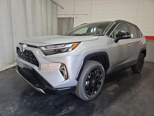 2025 Toyota RAV4 Hybrid SE
