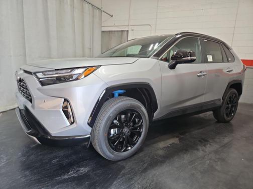 2025 Toyota RAV4 Hybrid SE