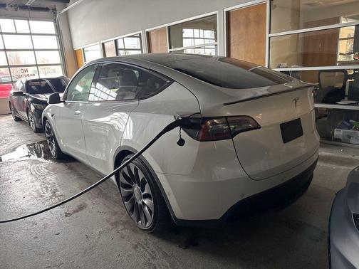 2021 Tesla Model Y Performance Dual Motor All-Wheel Drive