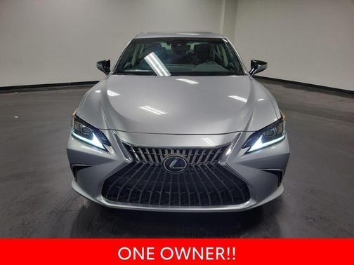 2023 Lexus ES 250 Base