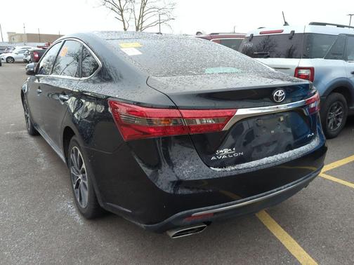 2016 Toyota Avalon XLE