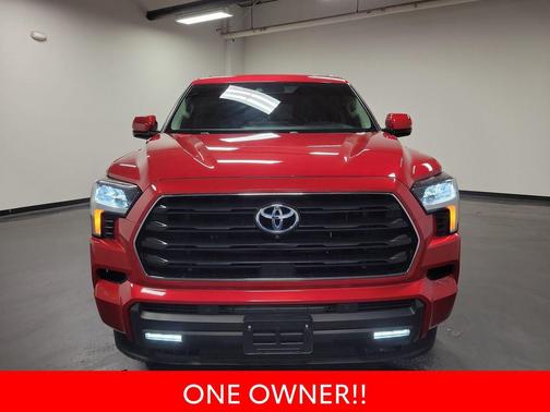 2024 Toyota Sequoia SR5