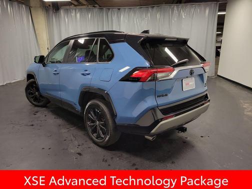 2023 Toyota RAV4 Hybrid SE
