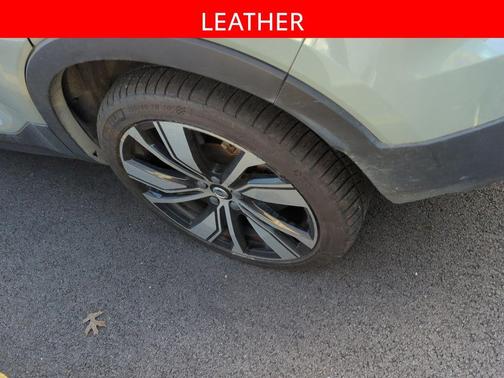 2021 Volvo XC40 Recharge Pure Electric P8