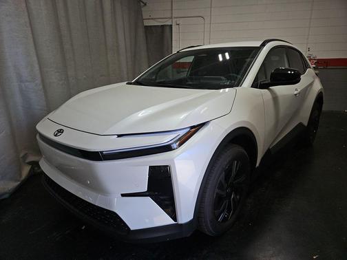 Wind Chill Pearl 2026 Toyota C-HR SE