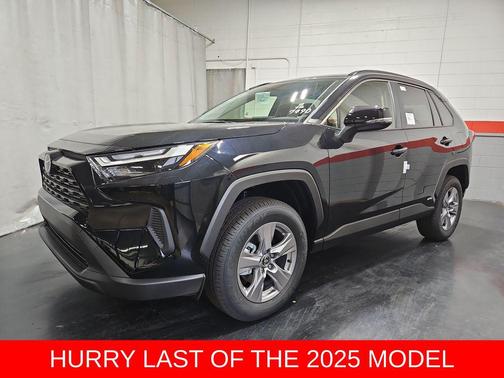 2025 Toyota RAV4 Hybrid XLE