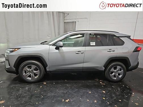 2025 Toyota RAV4 Hybrid XLE