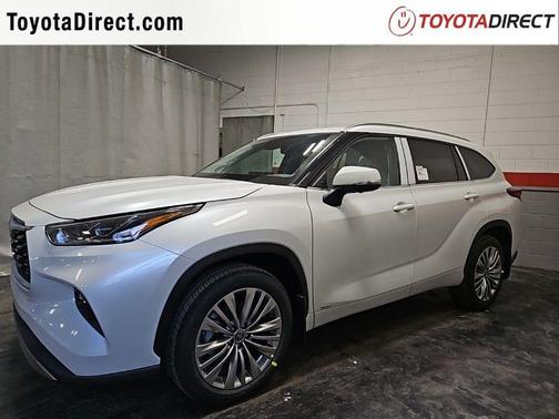 Wind Chill Pearl 2026 Toyota Highlander Hybrid Platinum