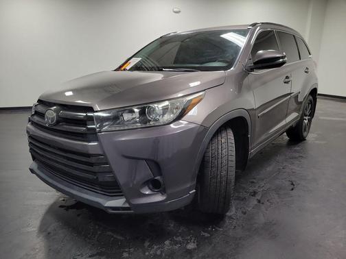 2017 Toyota Highlander SE