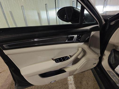 2017 Porsche Panamera Turbo