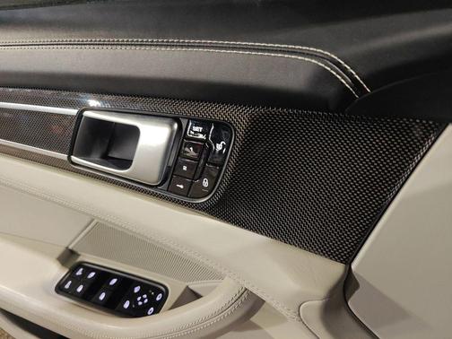 2017 Porsche Panamera Turbo