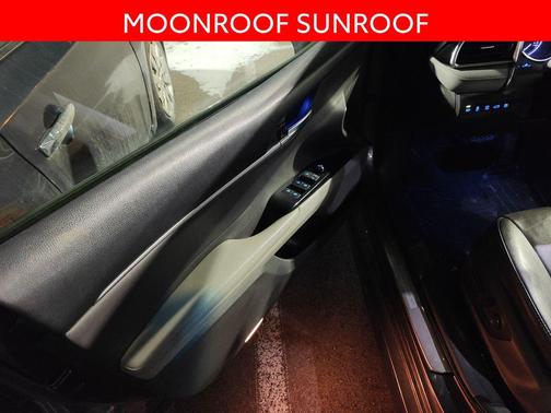 2018 Toyota Camry Hybrid XLE