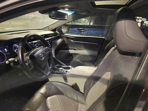 2018 Toyota Camry Hybrid XLE