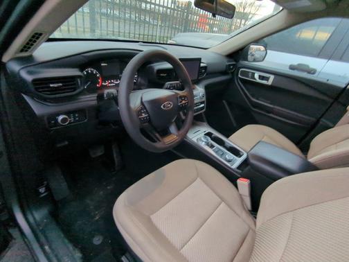 2023 Ford Explorer Base