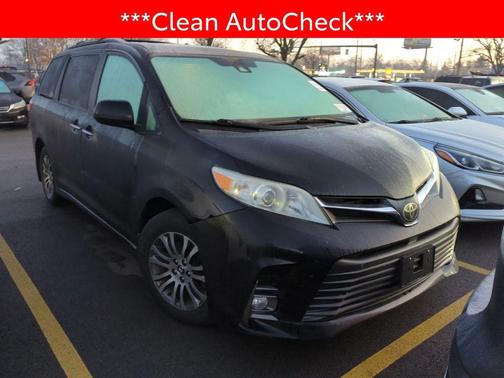2019 Toyota Sienna XLE