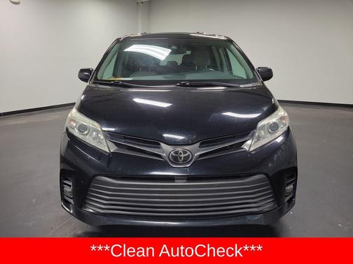 2019 Toyota Sienna XLE