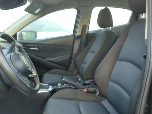 2019 Toyota Yaris Sedan LE