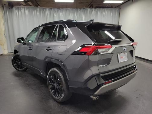 2022 Toyota RAV4 Hybrid SE