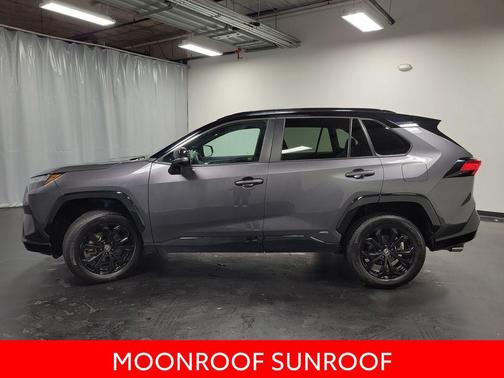 2022 Toyota RAV4 Hybrid SE