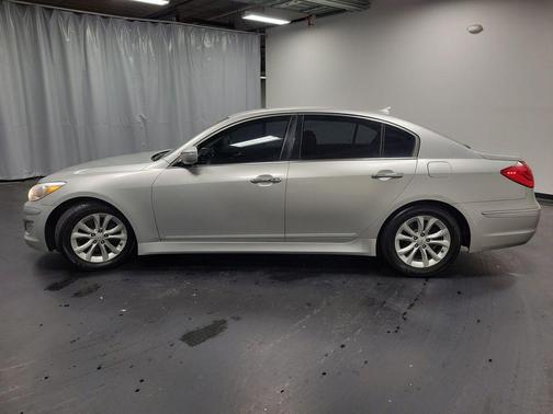 2012 Hyundai Genesis 3.8