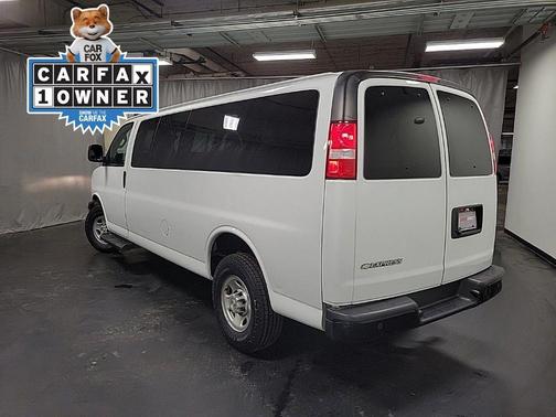 2022 Chevrolet Express 3500 LS