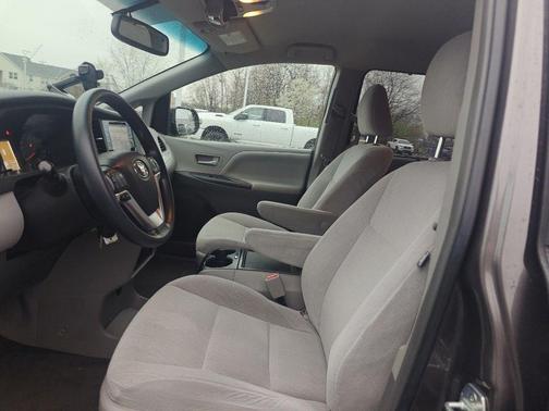 2015 Toyota Sienna LE