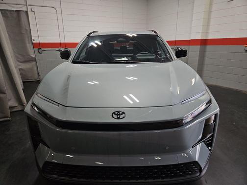 Cement Gray 2026 Toyota C-HR SE