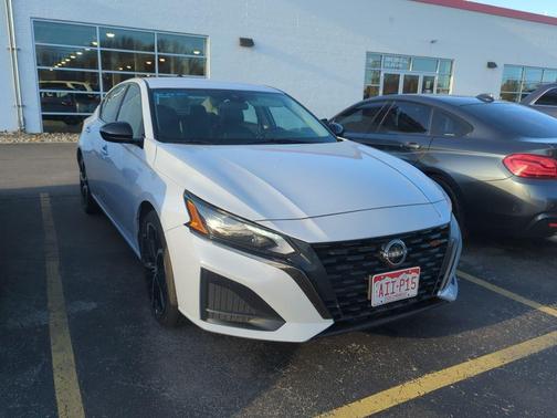 2023 Nissan Altima 2.5 SR