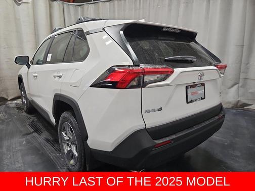 2025 Toyota RAV4 XLE