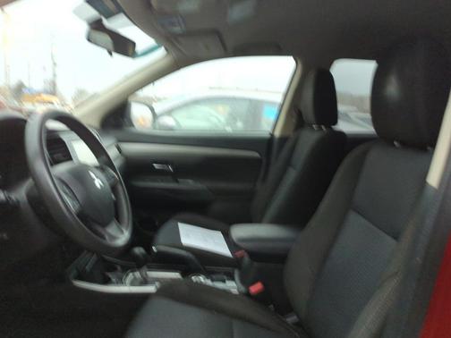 2018 Mitsubishi Outlander LE