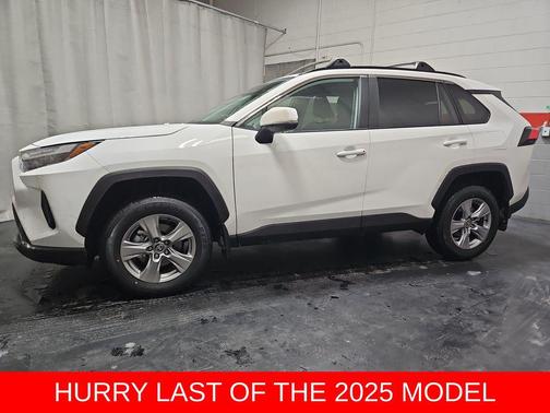 2025 Toyota RAV4 XLE