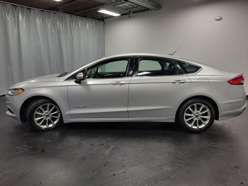 2017 Ford Fusion Hybrid SE