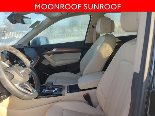 2022 Audi Q5 45 S line Premium