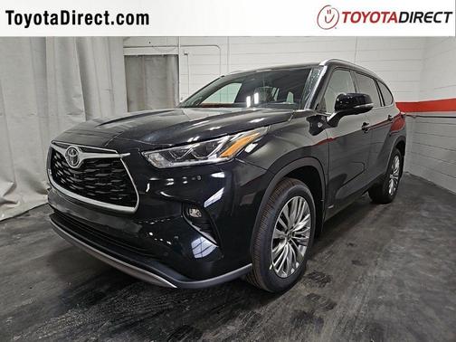 Midnight Black Metallic 2026 Toyota Highlander Hybrid Platinum