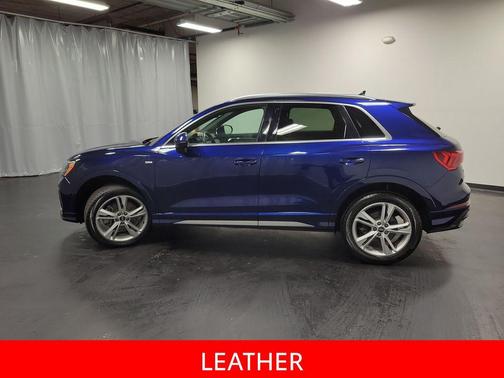 2022 Audi Q3 45 S line Premium