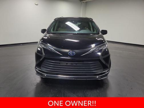 2021 Toyota Sienna XLE 7 Passenger