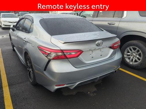 2018 Toyota Camry SE