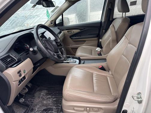 2021 Honda Pilot Touring 8-Passenger