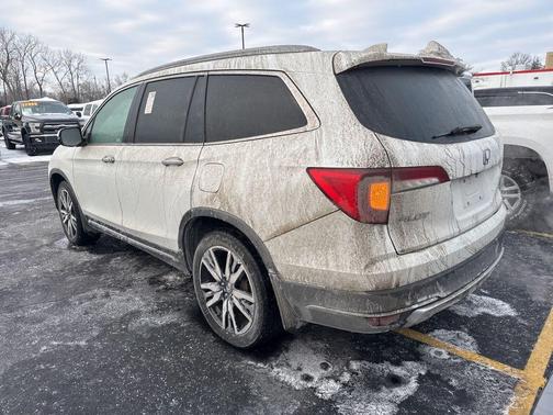 2021 Honda Pilot Touring 8-Passenger
